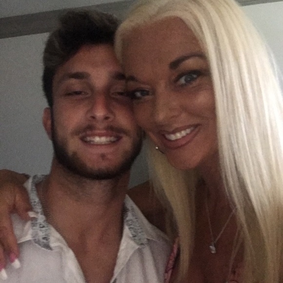 Meet your Posher, Bree - Picture 3 of 5